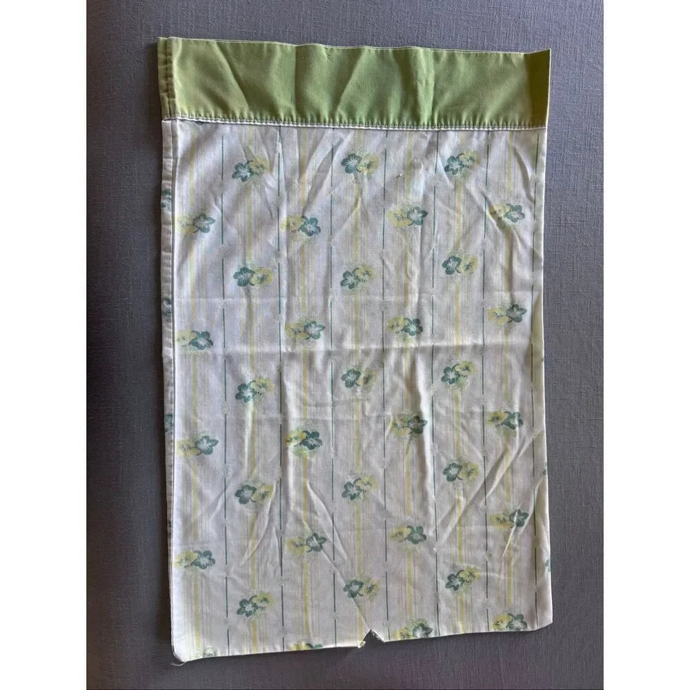 Vintage cream pastel green 70s standard pillowcase floral retro